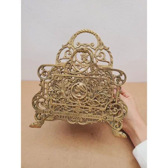 Letter Rack or Envelope Card Holder || Vintage solid brass || Shell shape plate - Picture 12 of 16